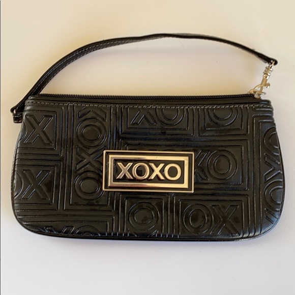 XOXO Wristlet - Black w/XOXO Print Embossed - Picture 3 of 5